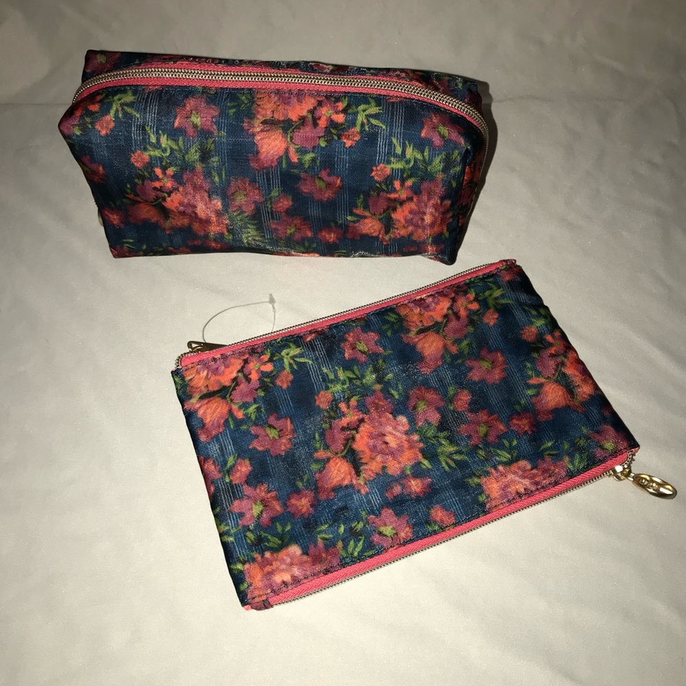 Makeup bag set
